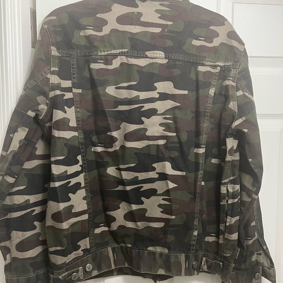 Preowned| Pilcro Camouflage Button-Up Jean Jacket | SZ L - Picture 2 of 3